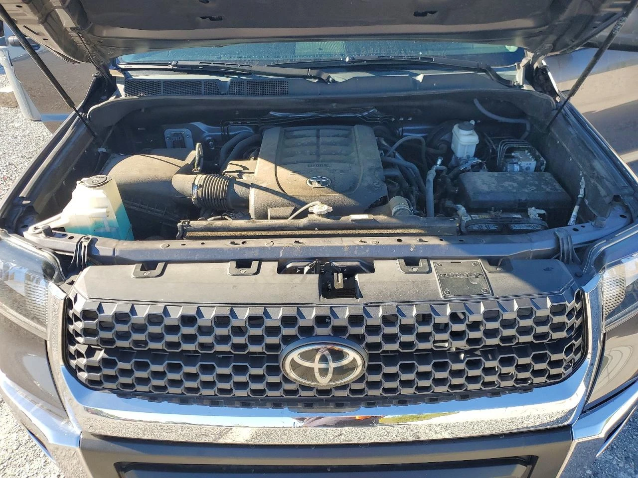 Toyota Tundra 5.7l Sr5, снимка 11 - Автомобили и джипове - 54441377
