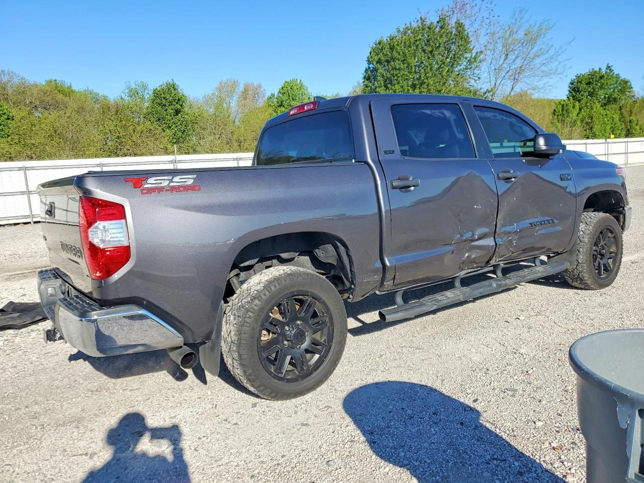 Toyota Tundra 5.7l Sr5, снимка 3 - Автомобили и джипове - 54441377