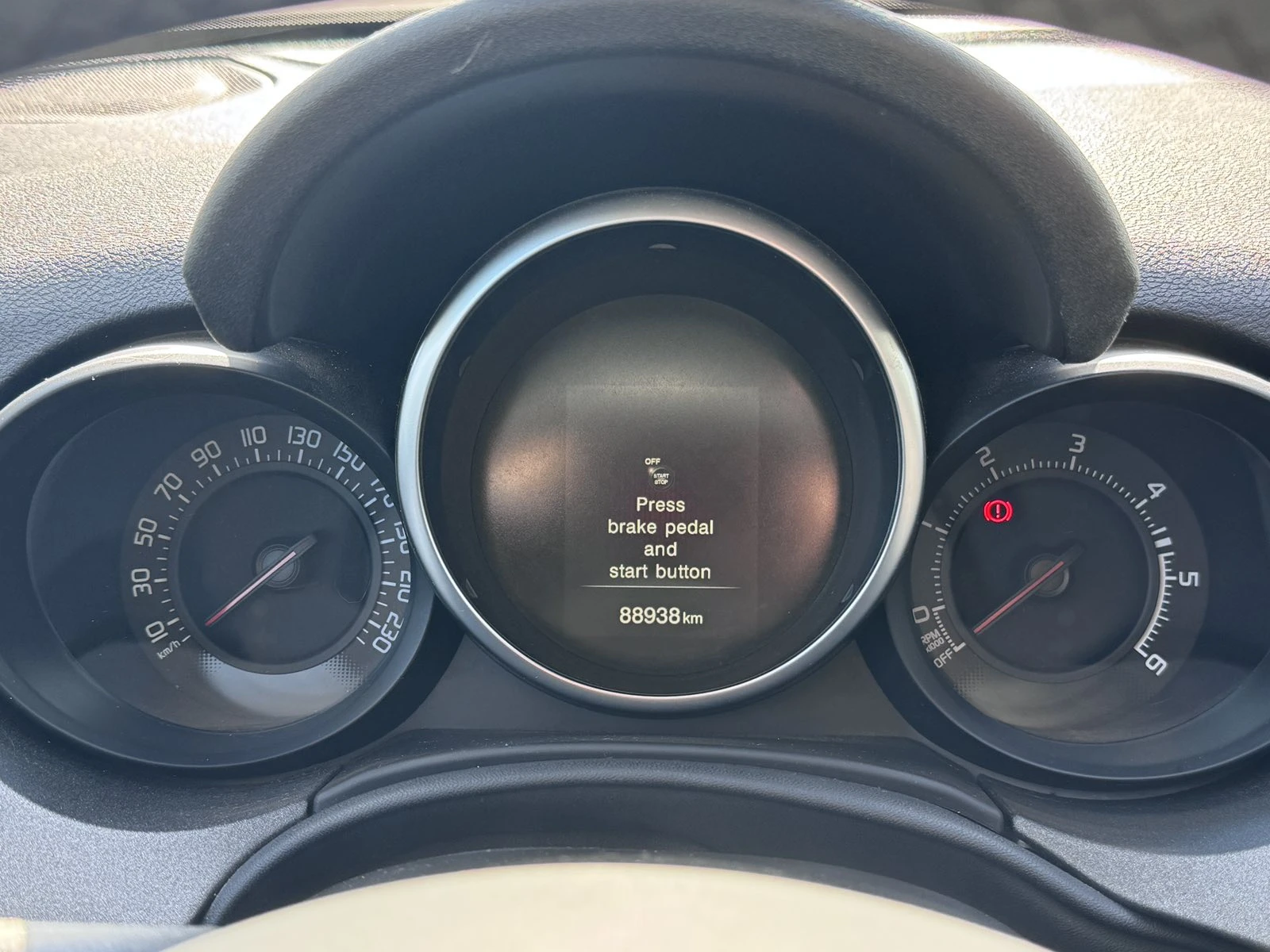 Fiat 500X 2.0D / 4X4 / NAVI / ПОДГРЕВ, снимка 17 - Автомобили и джипове - 54563844