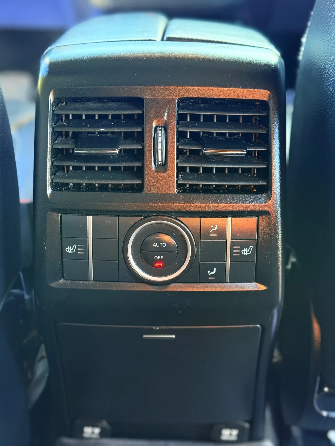 Mercedes-Benz ML 350 d/AMG/360/LED/ПАНО/TV/KEYLESS/4хПОДГРЕВ, снимка 16 - Автомобили и джипове - 56086849