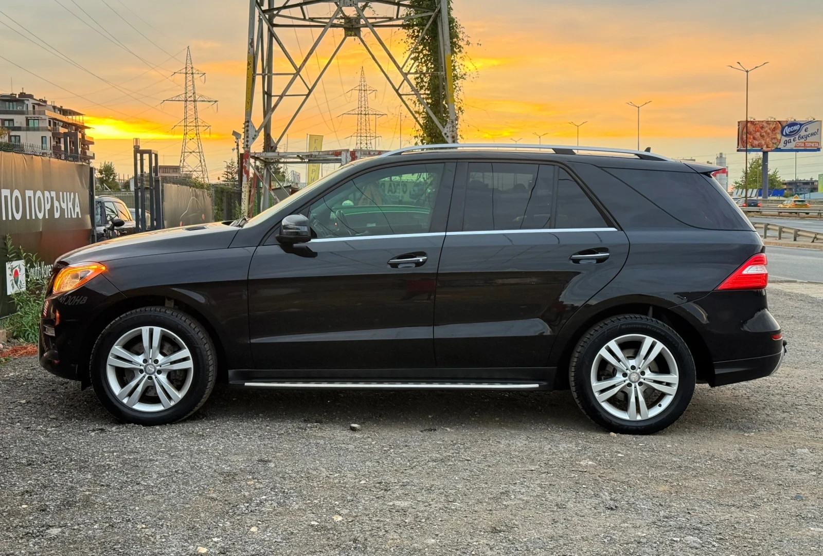 Mercedes-Benz ML 350 d/AMG/360/LED/ПАНО/TV/KEYLESS/4хПОДГРЕВ, снимка 8 - Автомобили и джипове - 56086849