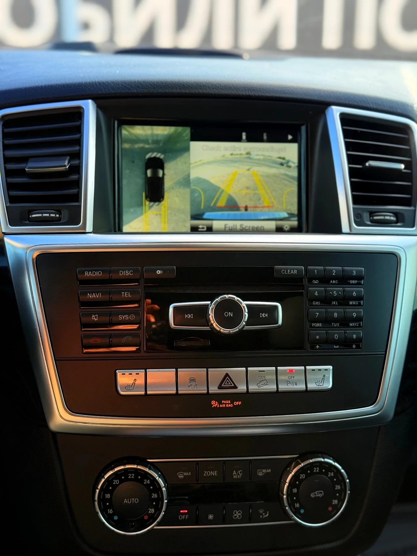 Mercedes-Benz ML 350 d/AMG/360/LED/ПАНО/TV/KEYLESS/4хПОДГРЕВ, снимка 15 - Автомобили и джипове - 56086849