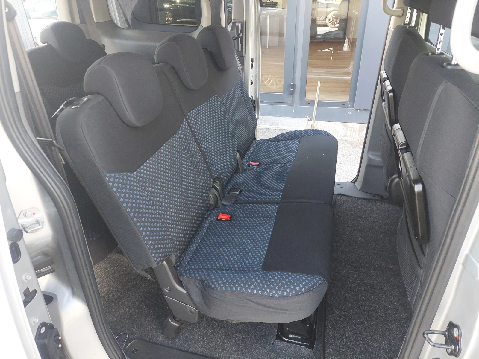 Nissan NV200 1, 6i 110ps 7места - изображение 9