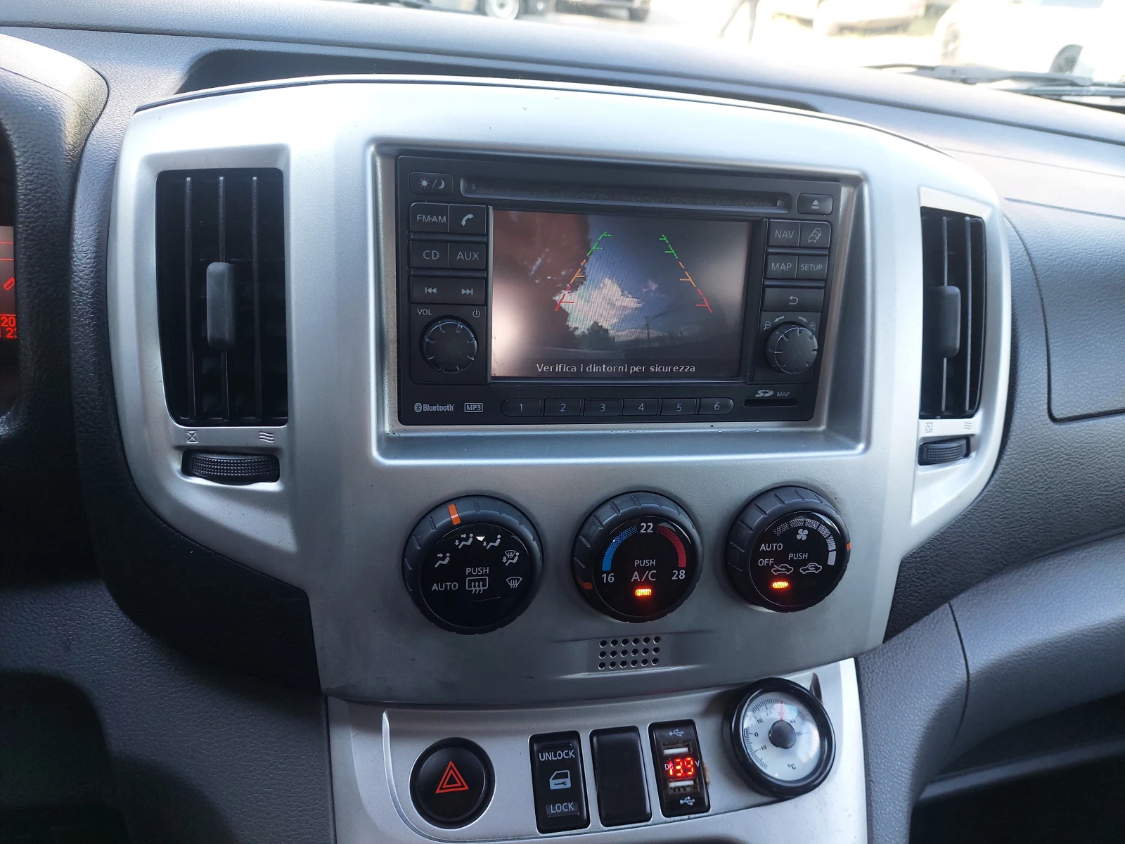 Nissan NV200 1, 6i 110ps 7места - изображение 8