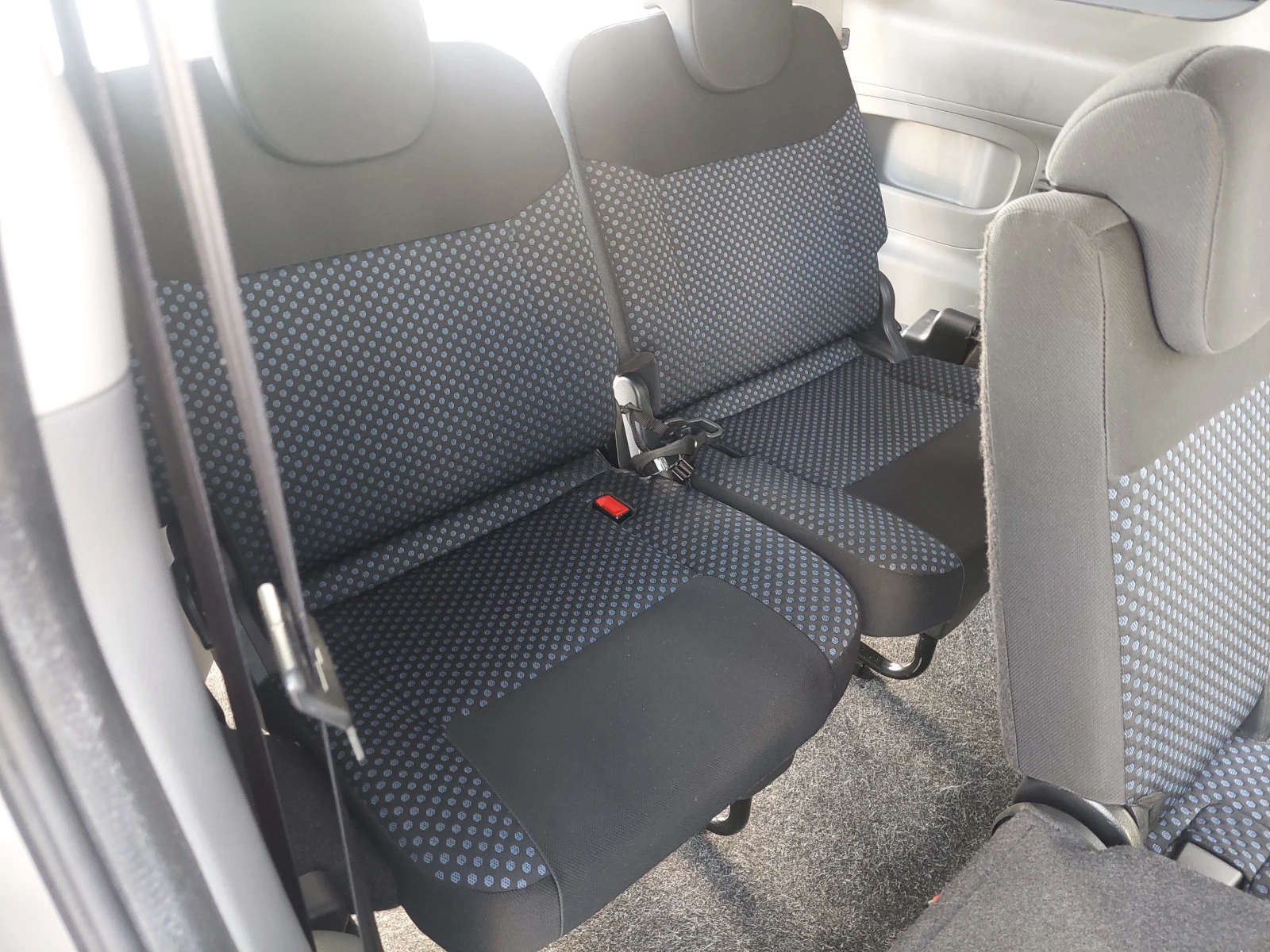 Nissan NV200 1, 6i 110ps 7места - изображение 10