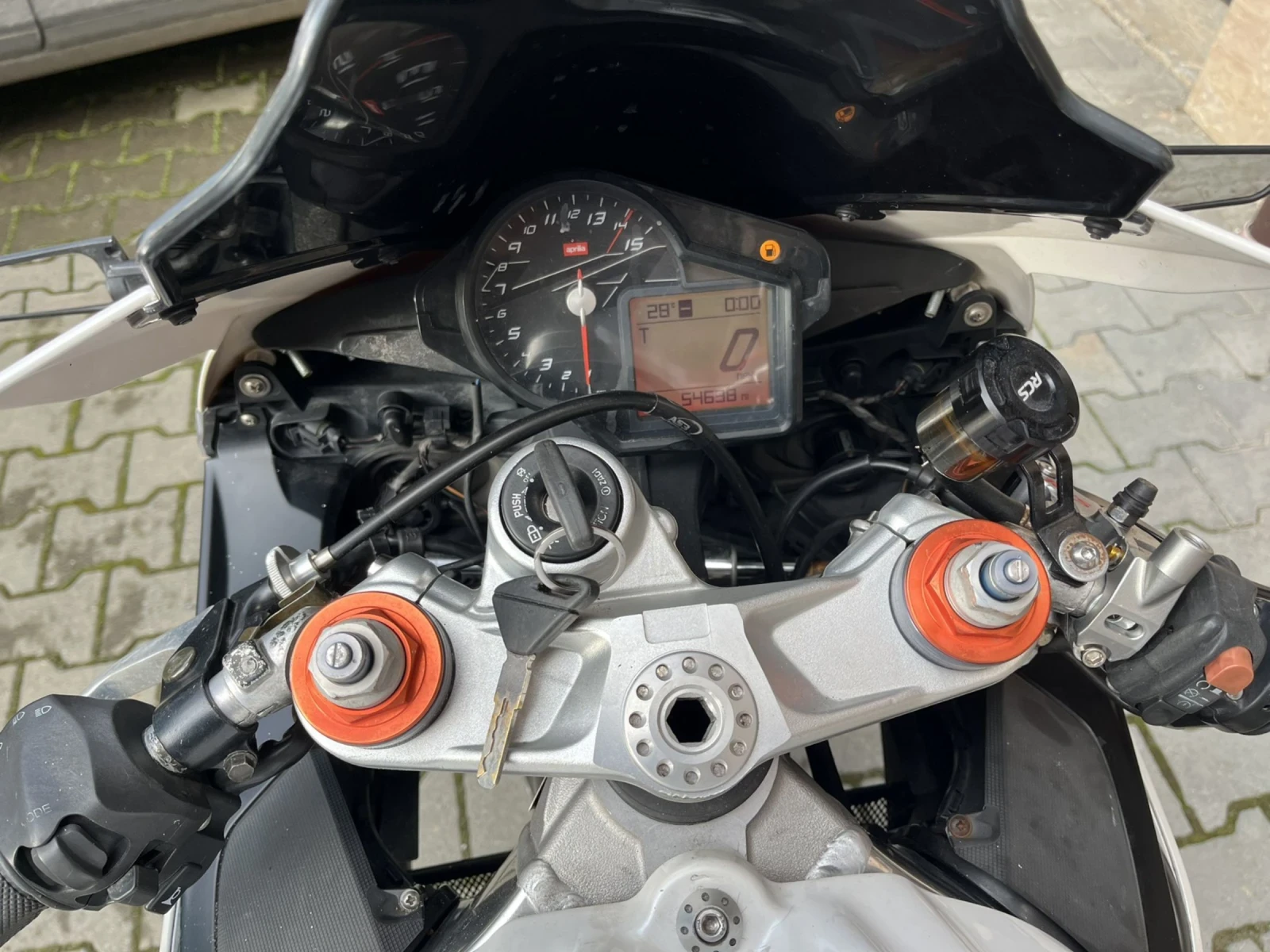 Aprilia RSV4  - изображение 10