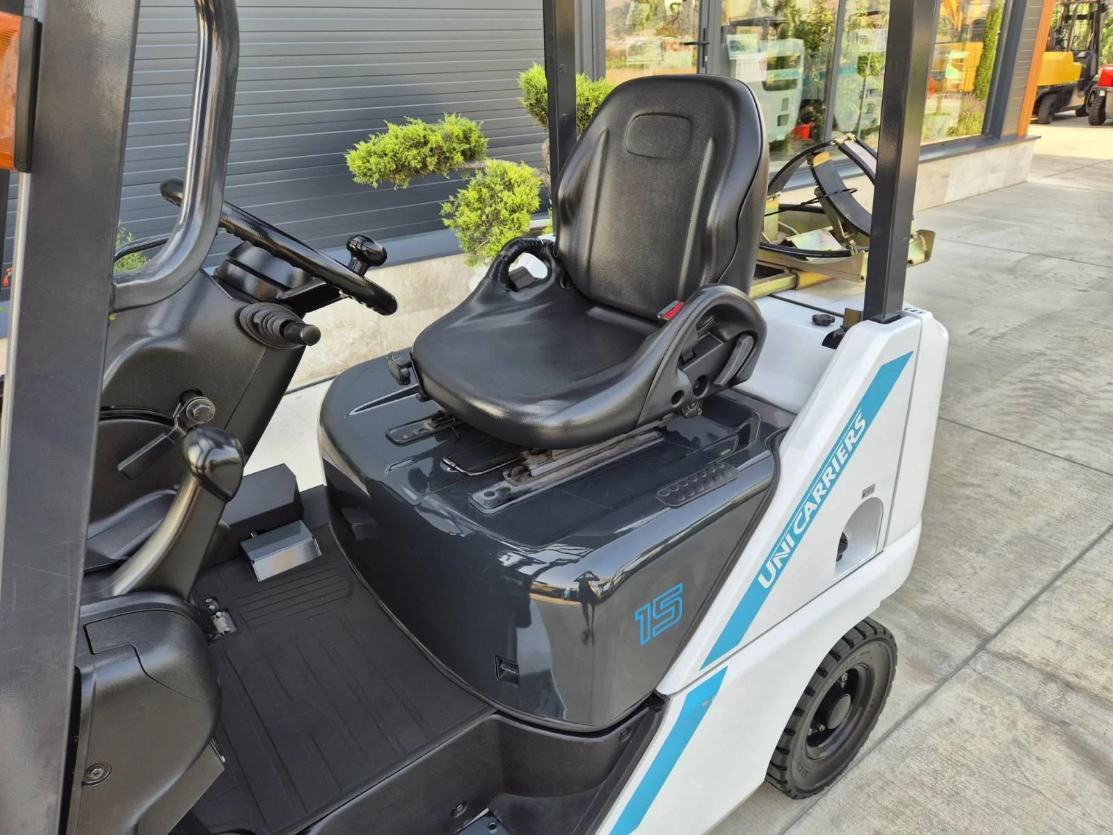  Nissan UNIcarriers * +  *  *   *  | Mobile.bg   12