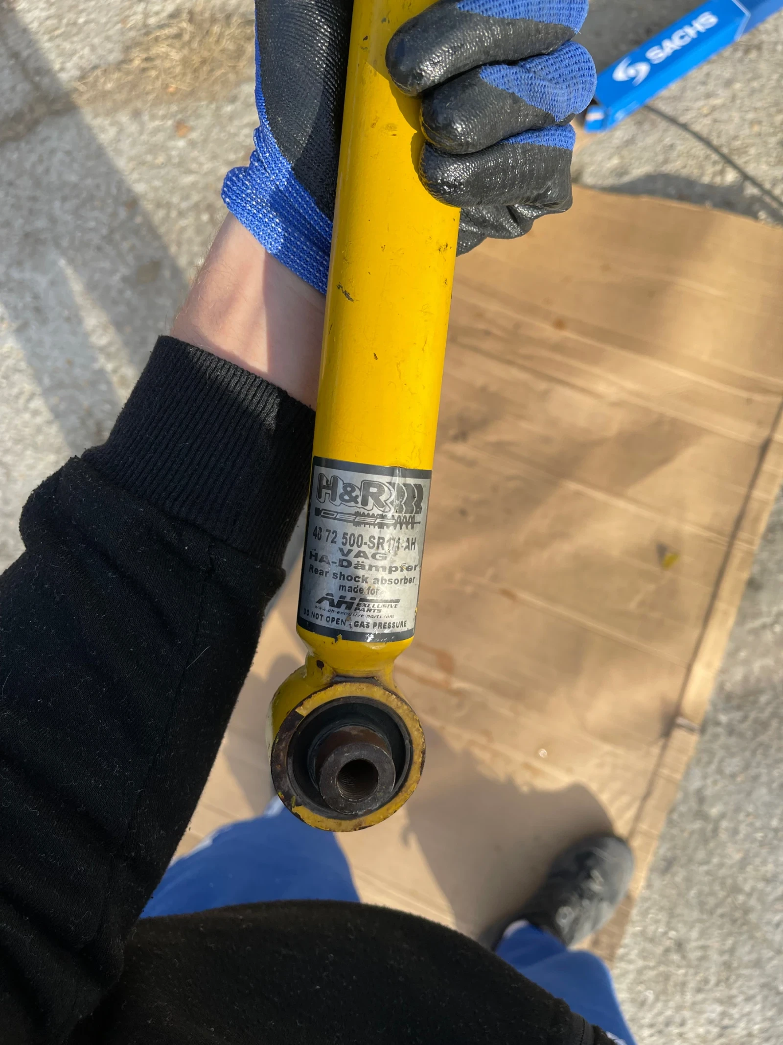 �������� ������� �������� H&R 4 ������� + 4 ����������� | Mobile.bg � ����������� 7