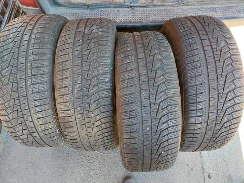 Гуми Зимни 255/55R20, снимка 1 - Гуми и джанти - 35992765