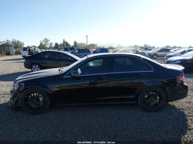 Mercedes-Benz C 63 AMG V8* КОЖА* ПОДГРЕВ* ШИБИДАХ* НАВИ* , снимка 12