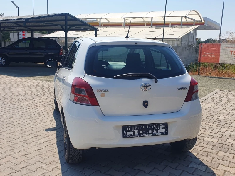 Toyota Yaris 1.0 бензин 69к.с., снимка 9 - Автомобили и джипове - 37514211