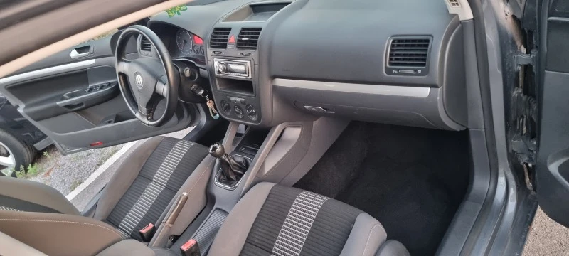 VW Golf 1.6 ГАЗ, снимка 9 - Автомобили и джипове - 46538760