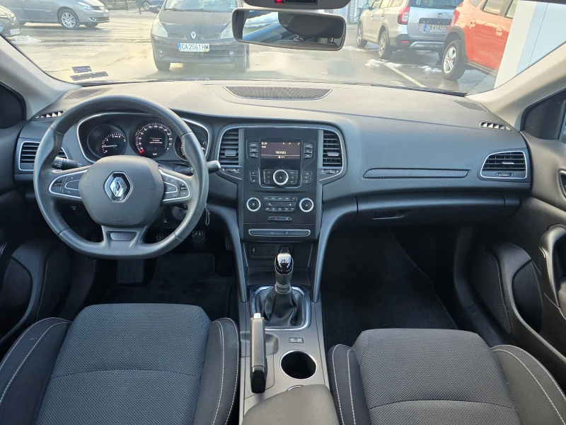 Renault Megane 1.3 Tce, снимка 8 - Автомобили и джипове - 48878271