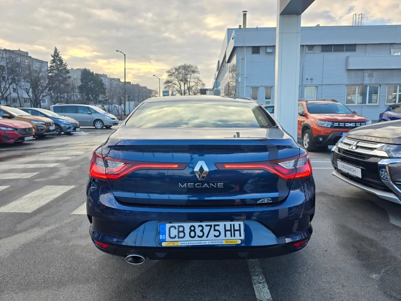 Renault Megane 1.3 Tce, снимка 4 - Автомобили и джипове - 48878271