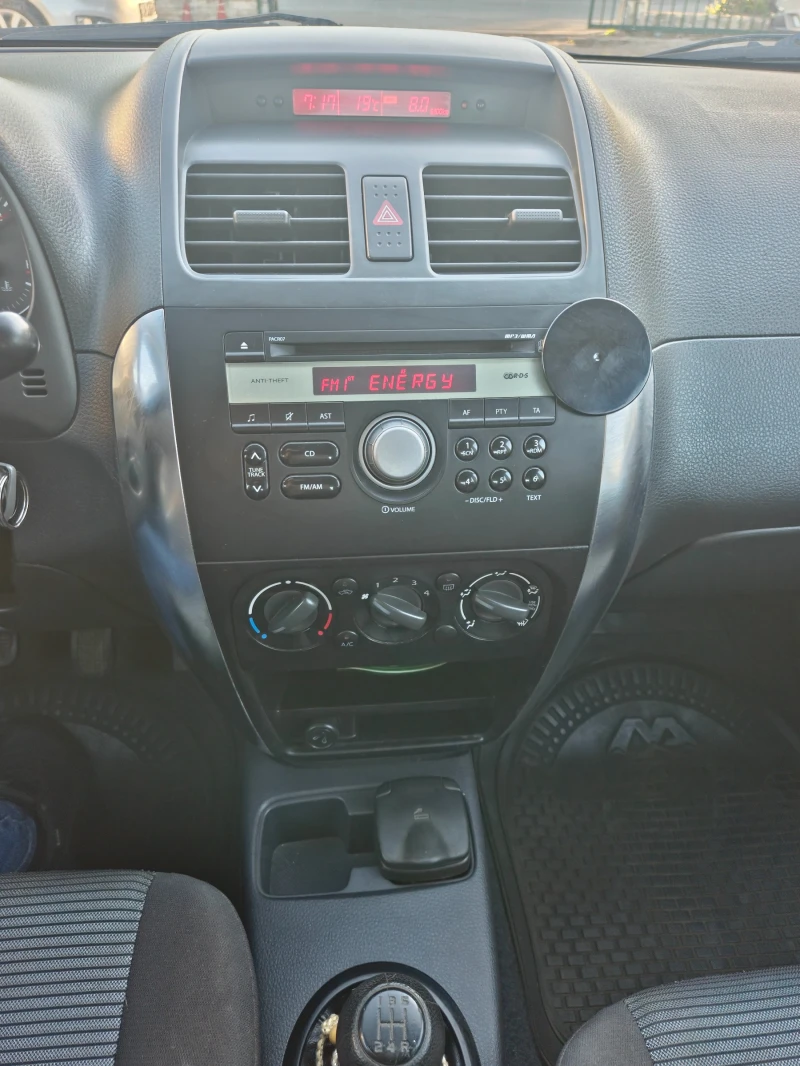 Fiat Sedici 4x4 1, 6  ГАЗ/БЕНЗИН, снимка 11 - Автомобили и джипове - 50193042