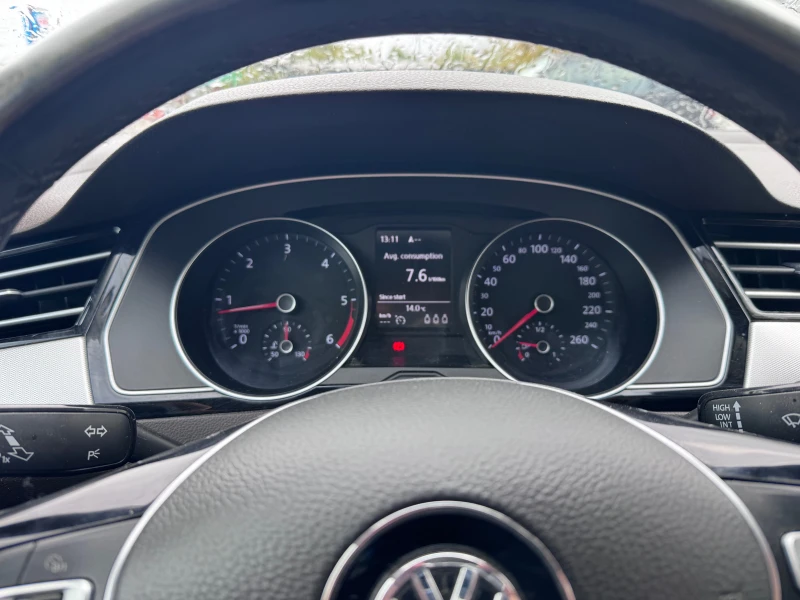 VW Passat 2.0 TDI HIGHLINE LED MATRIX | Реални километри, снимка 13 - Автомобили и джипове - 52592497