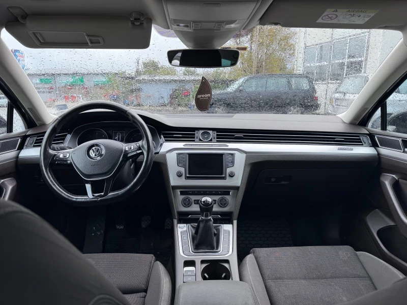 VW Passat 2.0 TDI HIGHLINE LED MATRIX | Реални километри, снимка 10 - Автомобили и джипове - 52592497