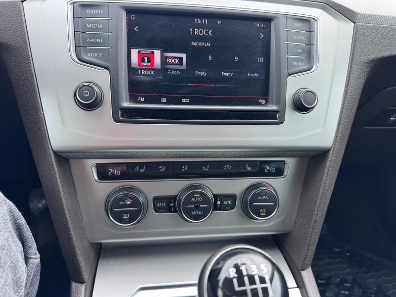 VW Passat 2.0 TDI HIGHLINE LED MATRIX | Реални километри, снимка 12 - Автомобили и джипове - 52592497