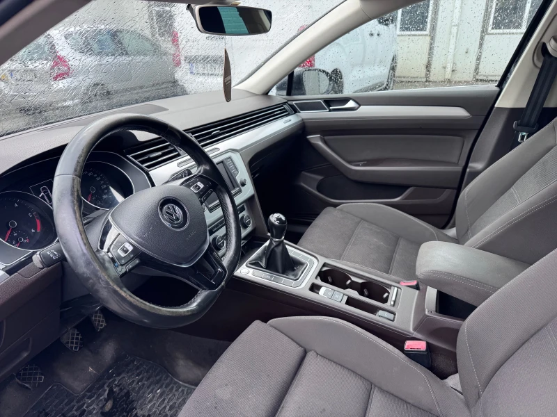 VW Passat 2.0 TDI HIGHLINE LED MATRIX | Реални километри, снимка 14 - Автомобили и джипове - 52592497