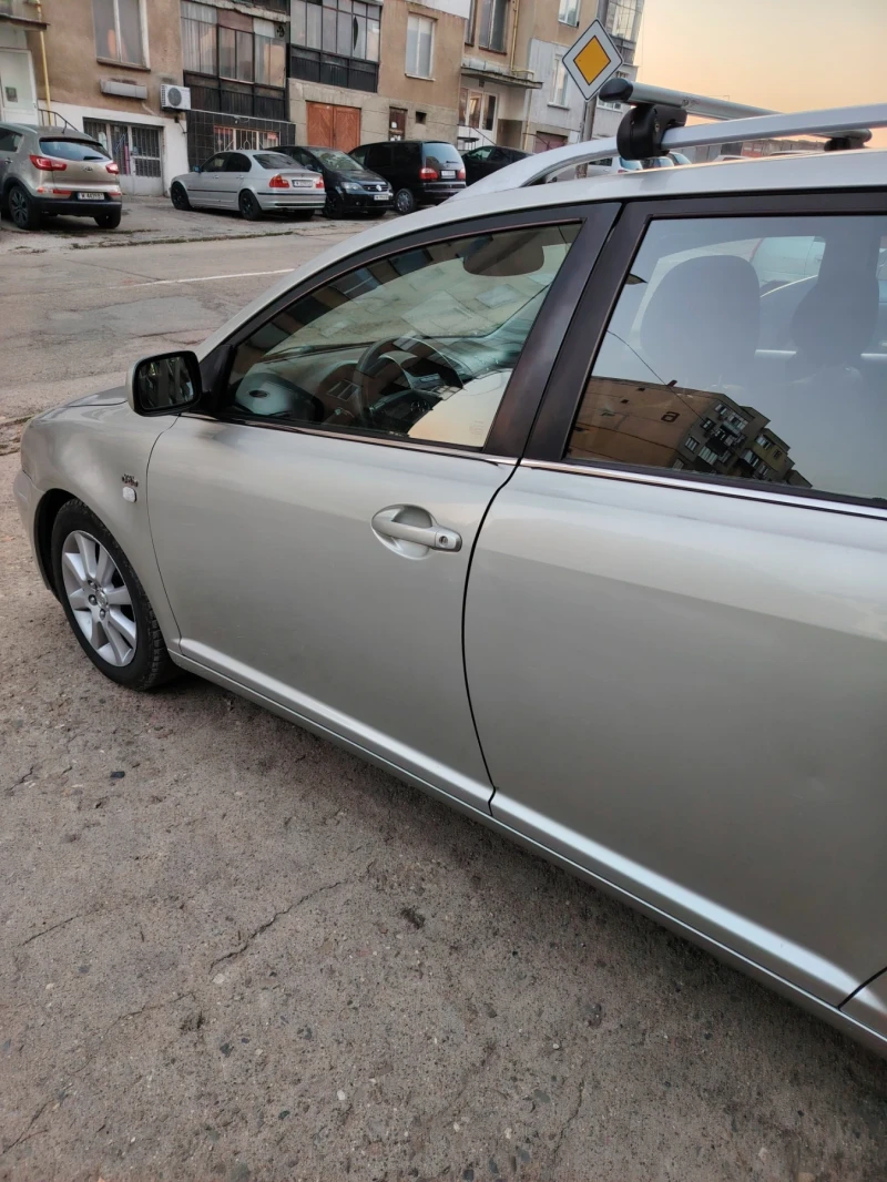 Toyota Avensis, снимка 6 - Автомобили и джипове - 52265772