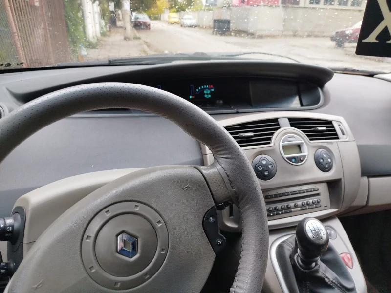 Renault Scenic, снимка 8 - Автомобили и джипове - 52290812