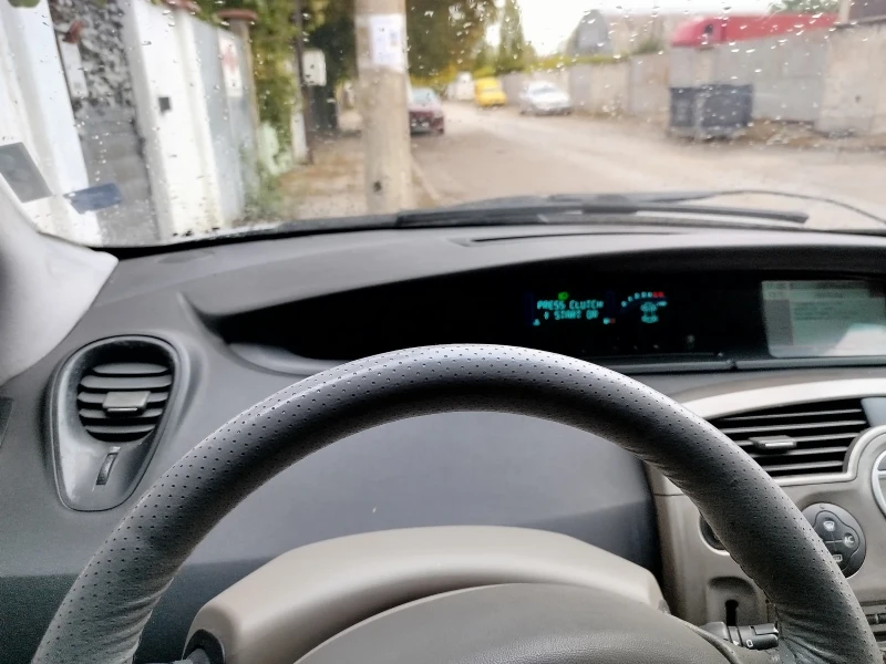 Renault Scenic, снимка 9 - Автомобили и джипове - 52290812
