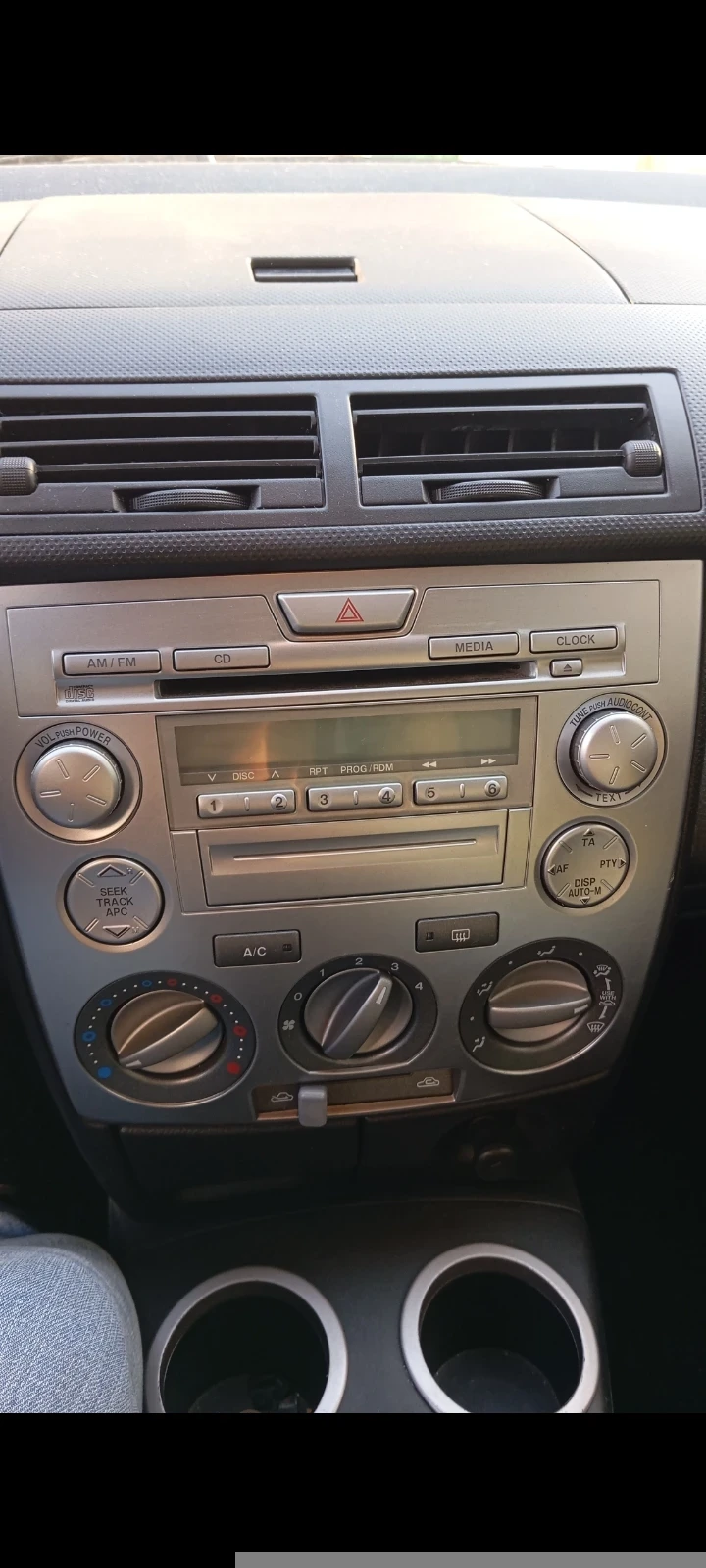 Mazda 2, снимка 8 - Автомобили и джипове - 52953482