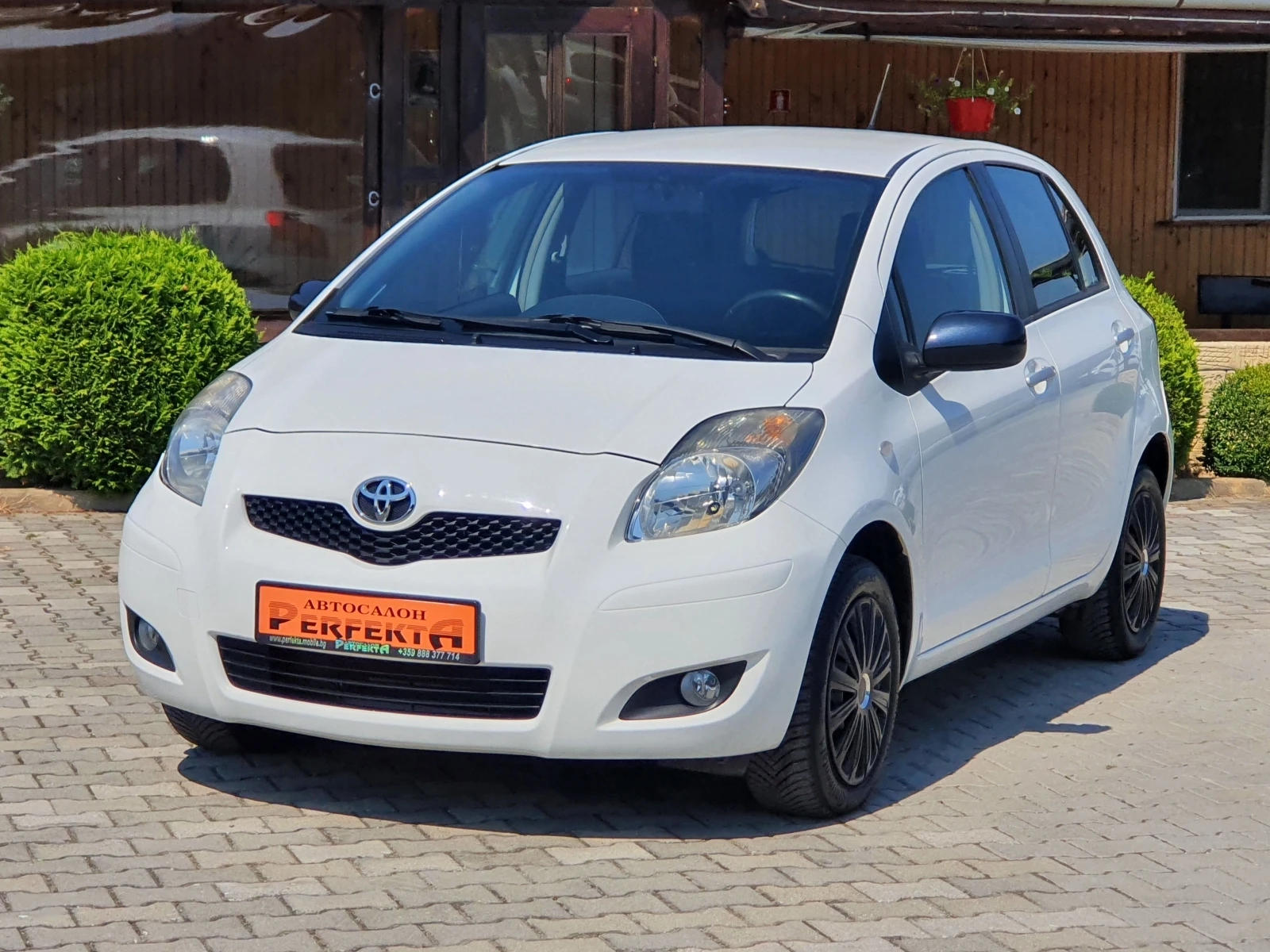 Toyota Yaris 1.0 бензин 69к.с. - изображение 2