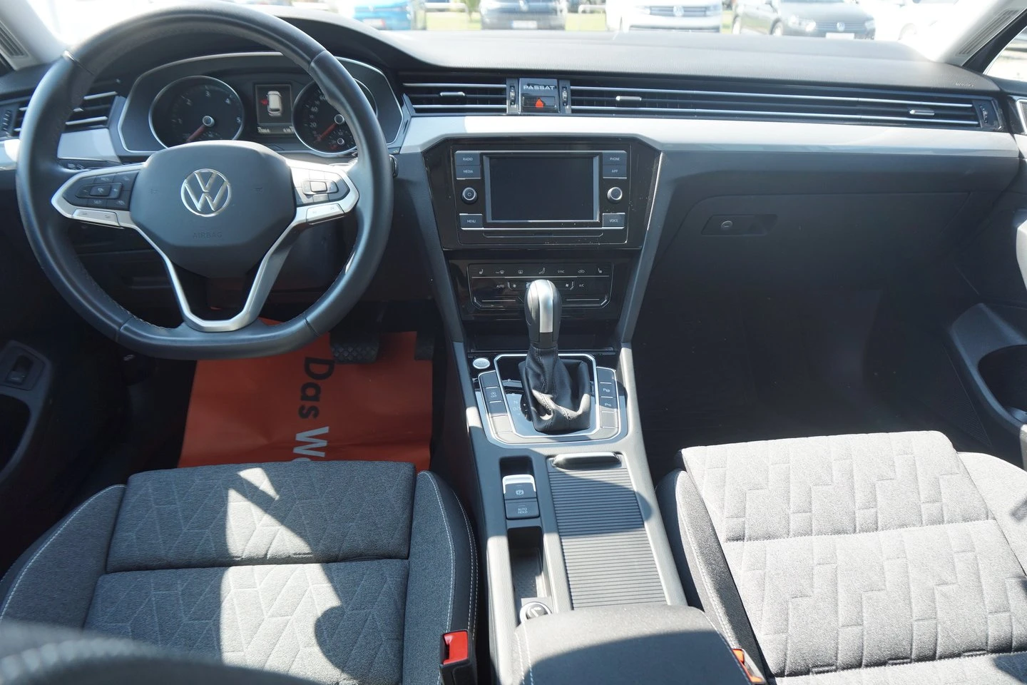 VW Passat Business 2.0 TDI SCR DSG - изображение 5