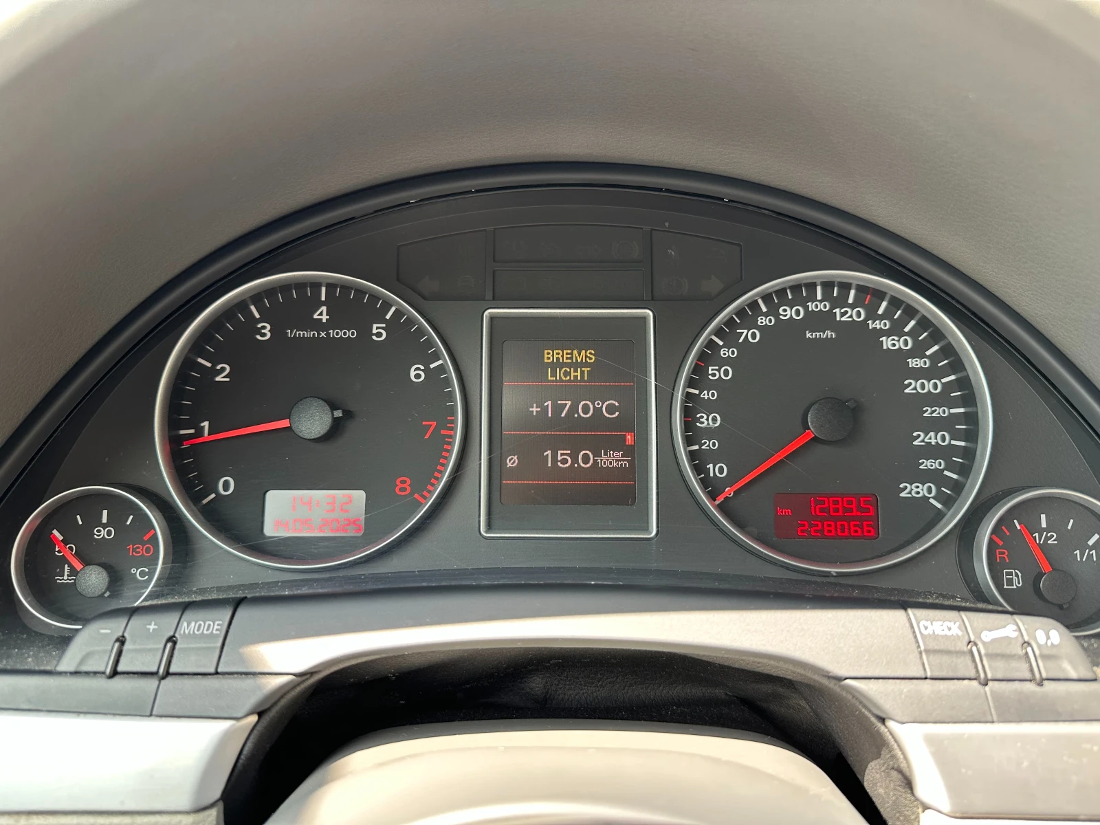 Audi A4 3.2i 256 .. | Mobile.bg   13