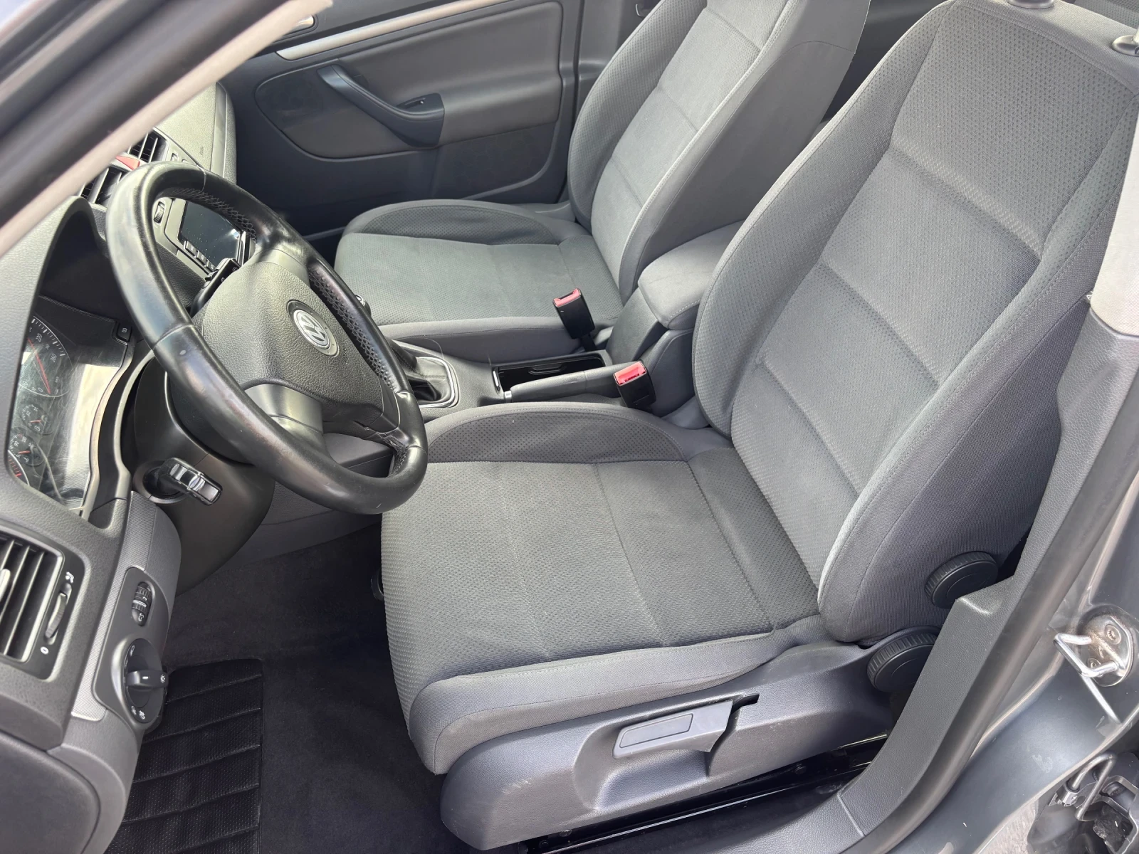 VW Golf 1.6 i 102 к.с. - изображение 9