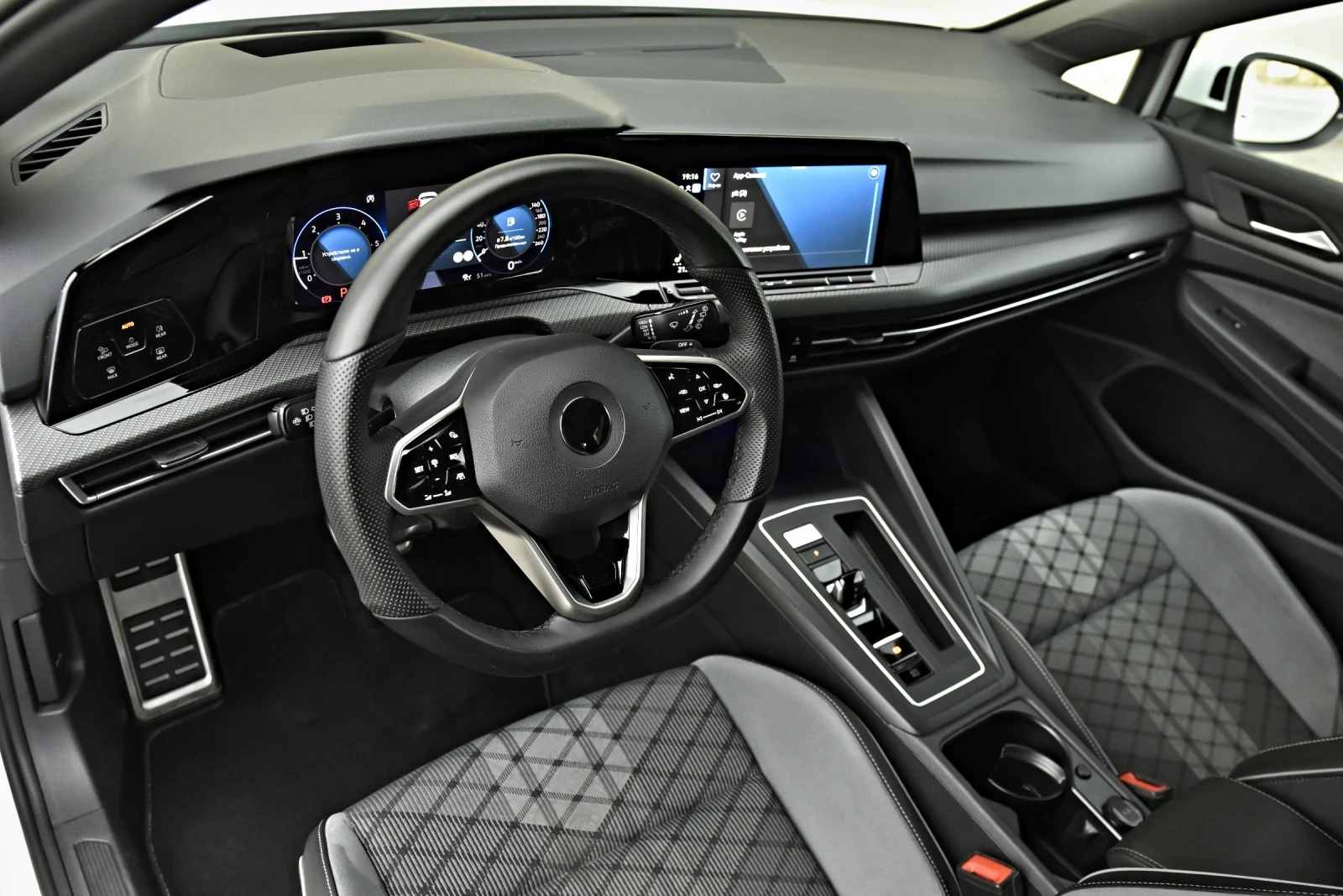 VW Golf 2.0TDI R-LINE 150H.P DISTRONIK+ RS-SITZE HEAUP - изображение 9