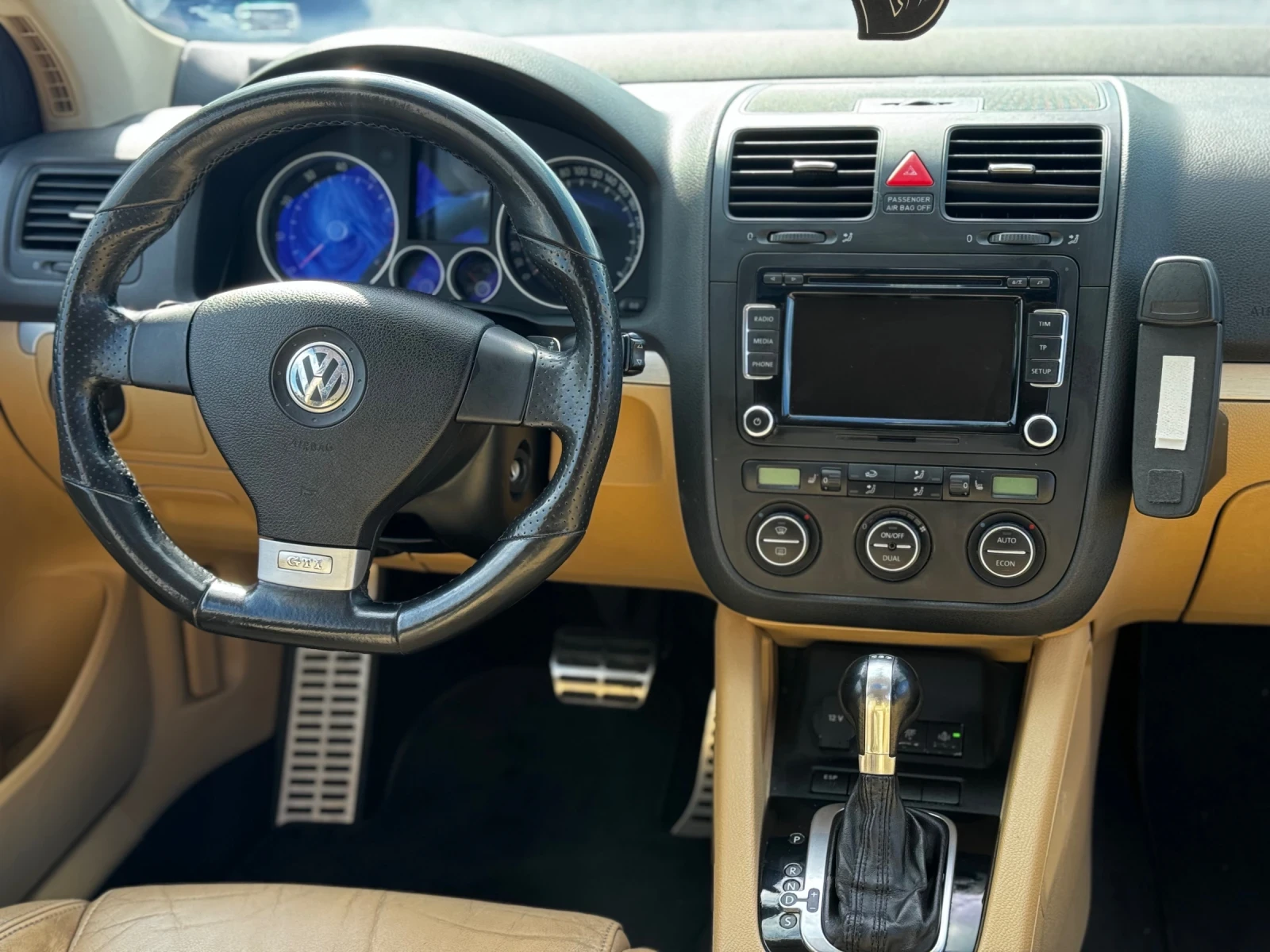 VW Golf GTI/200kc/2.0i/AUTOMATIC/Сервизна история - изображение 10