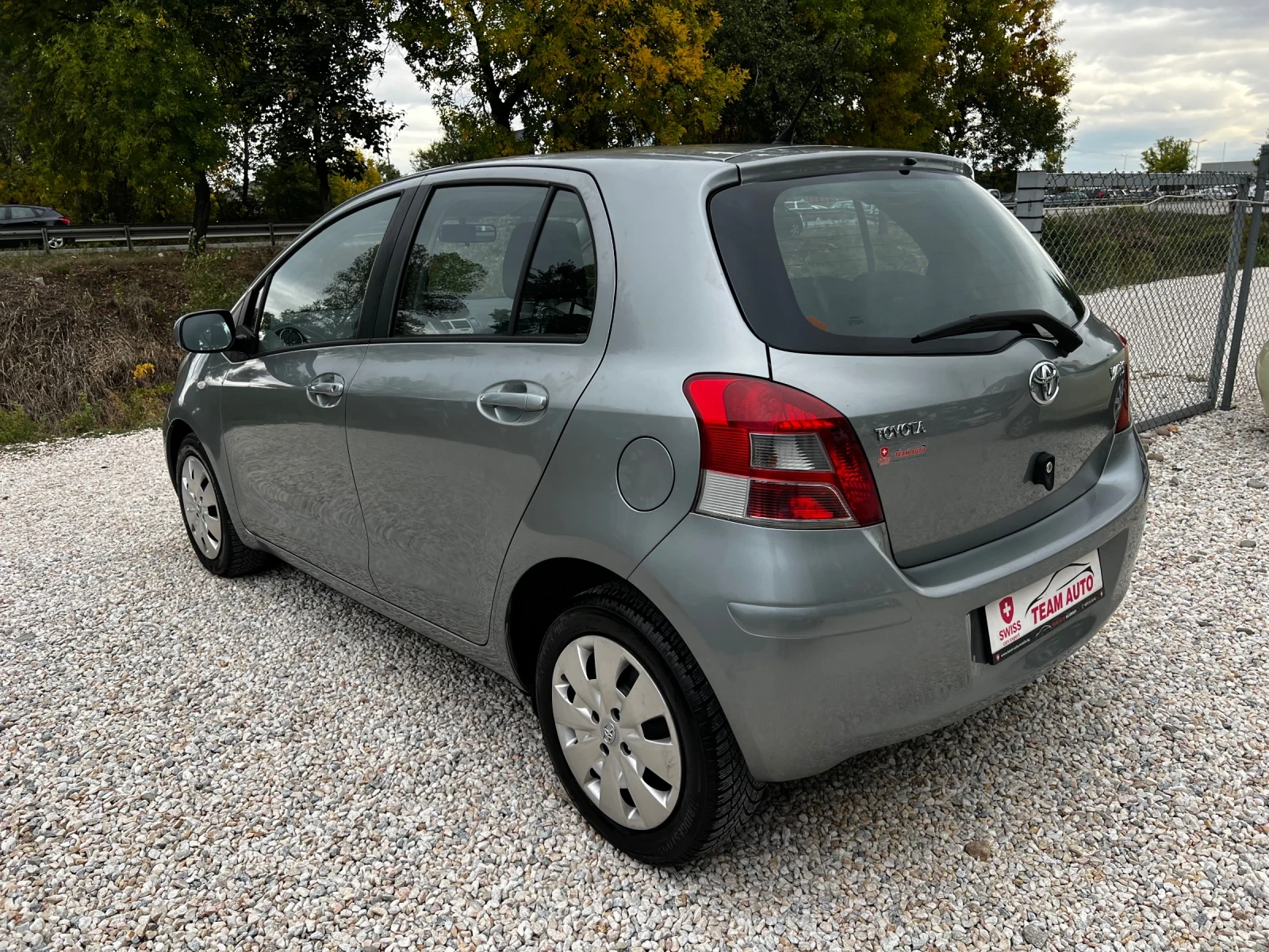 Toyota Yaris 1.33i 189000km 6-Speed SWISS - изображение 4