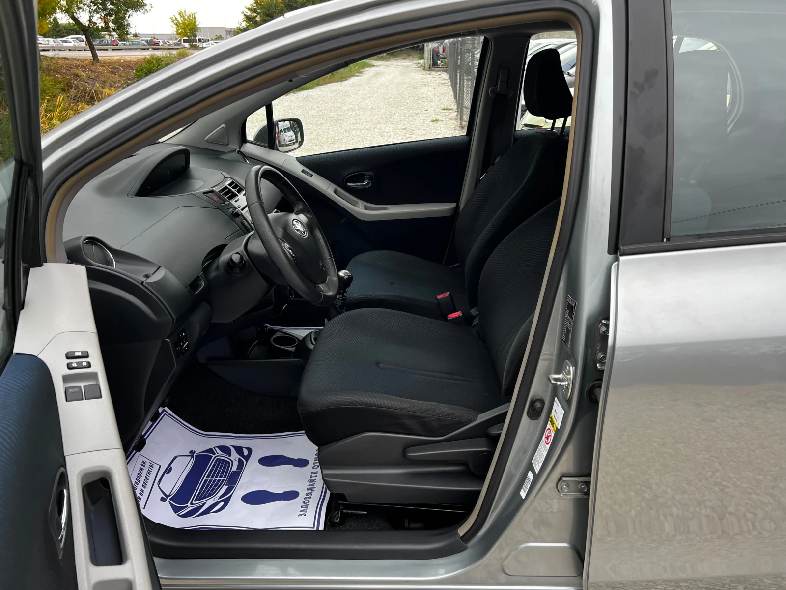 Toyota Yaris 1.33i 189000km 6-Speed SWISS - изображение 10