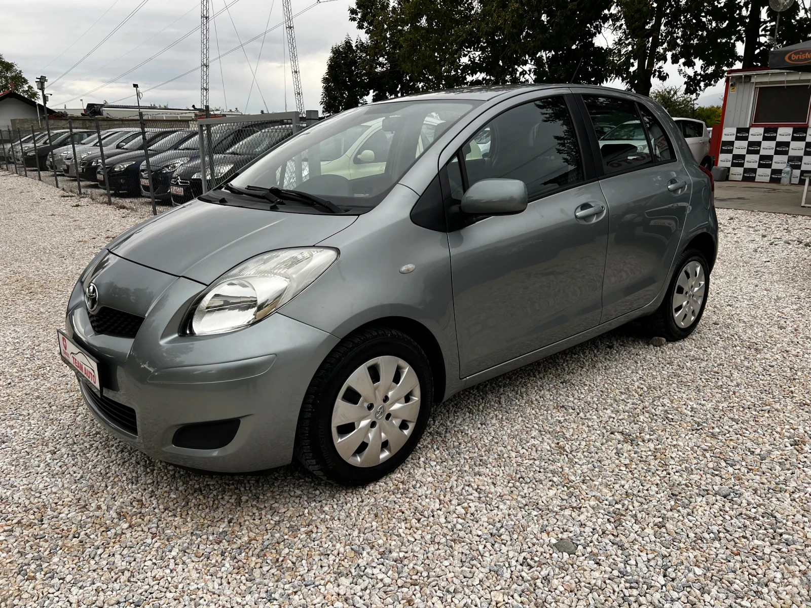 Toyota Yaris 1.33i 189000km 6-Speed SWISS - изображение 3