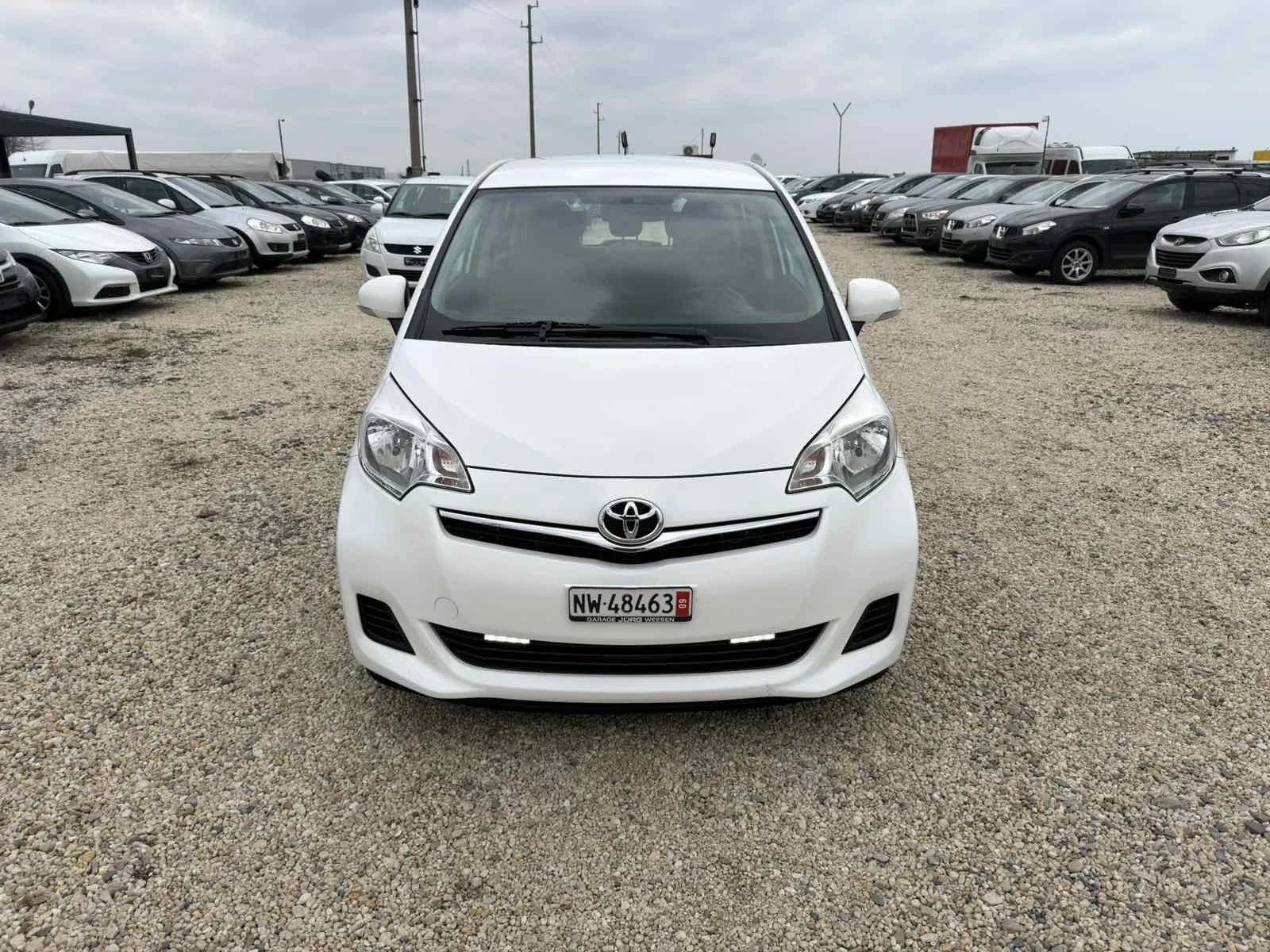 Toyota Verso S 1.3 VVT-i, снимка 3 - Автомобили и джипове - 53915167