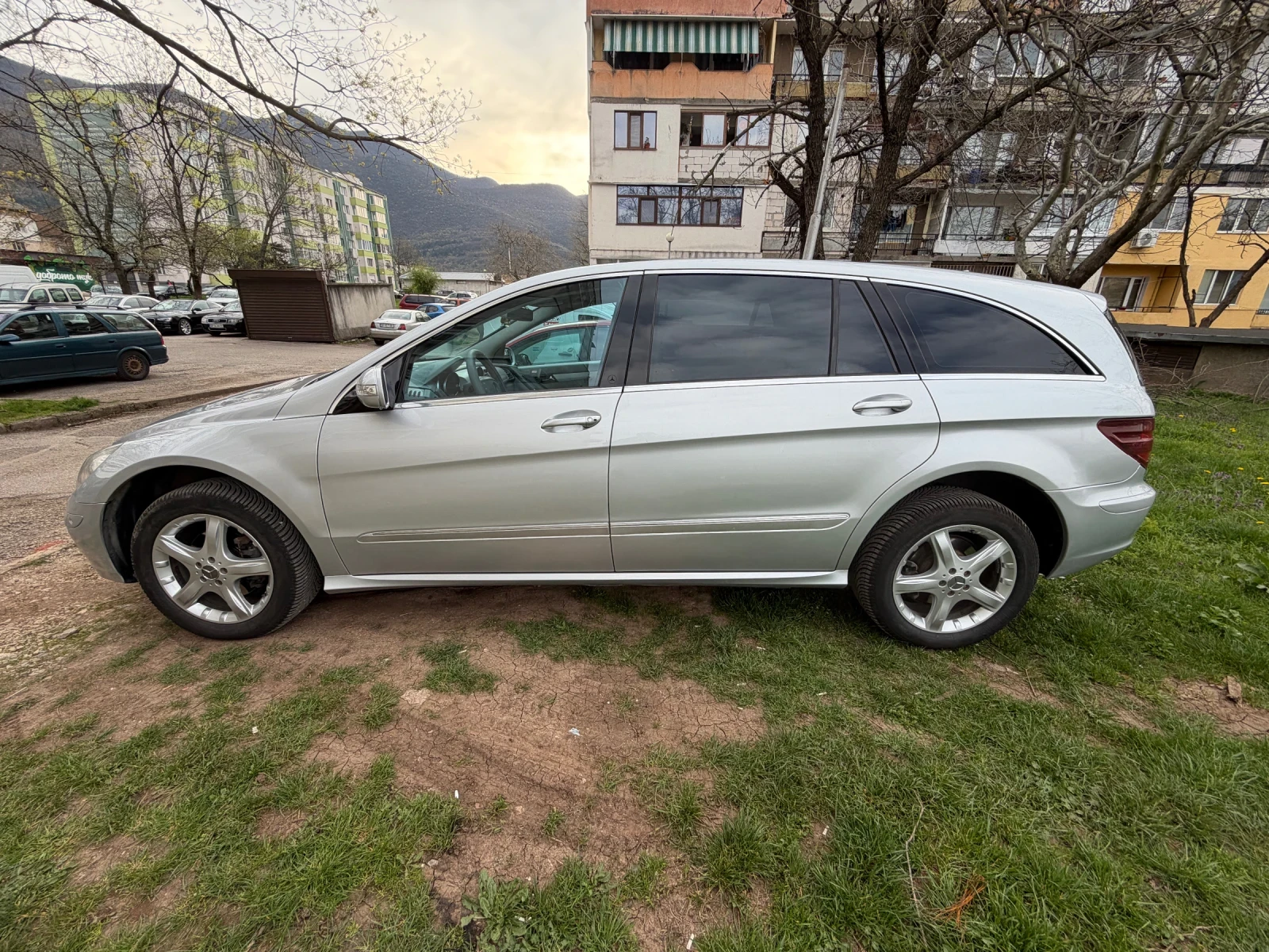 Mercedes-Benz R 320 4-MATIC Long, снимка 8 - Автомобили и джипове - 54382069