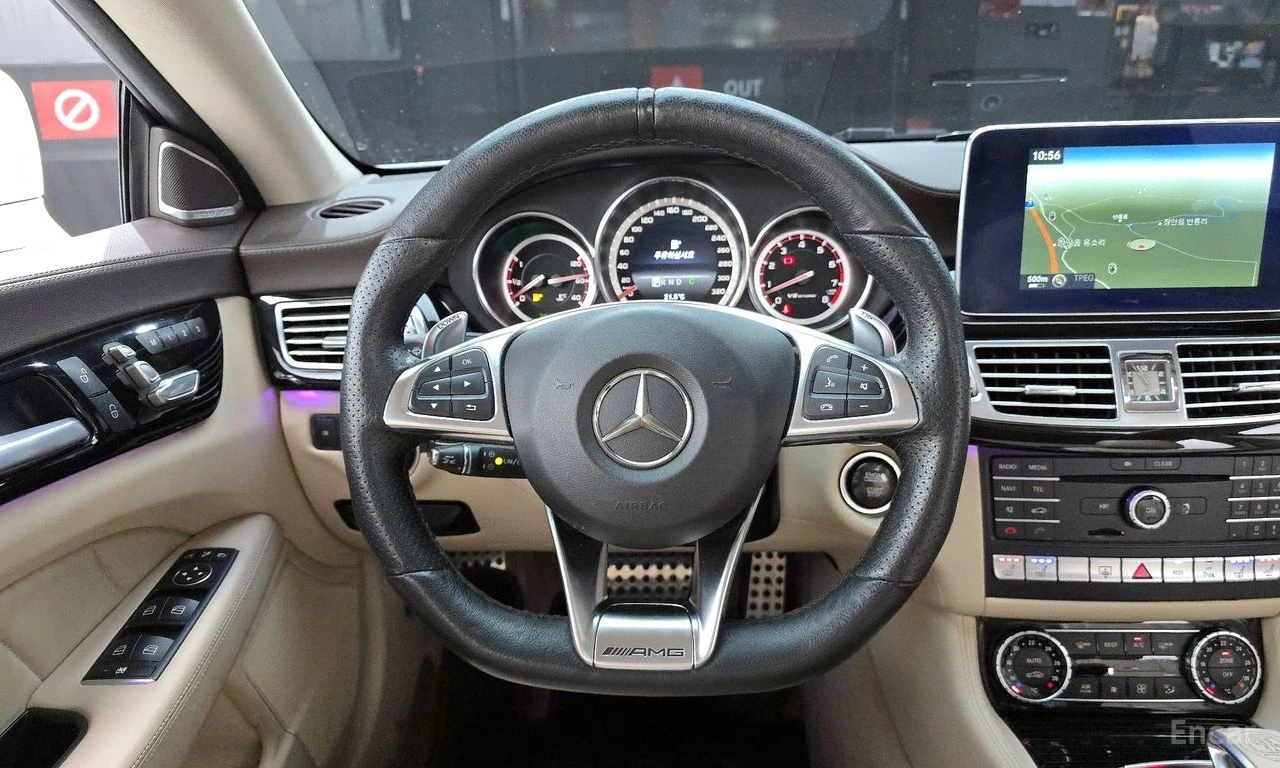 Mercedes-Benz CLS 63 AMG S* 4MATIC* ОБДУХВ* МАСАЖ* ПАНО* 360* LINE ASS* HAR, снимка 12 - Автомобили и джипове - 54386929