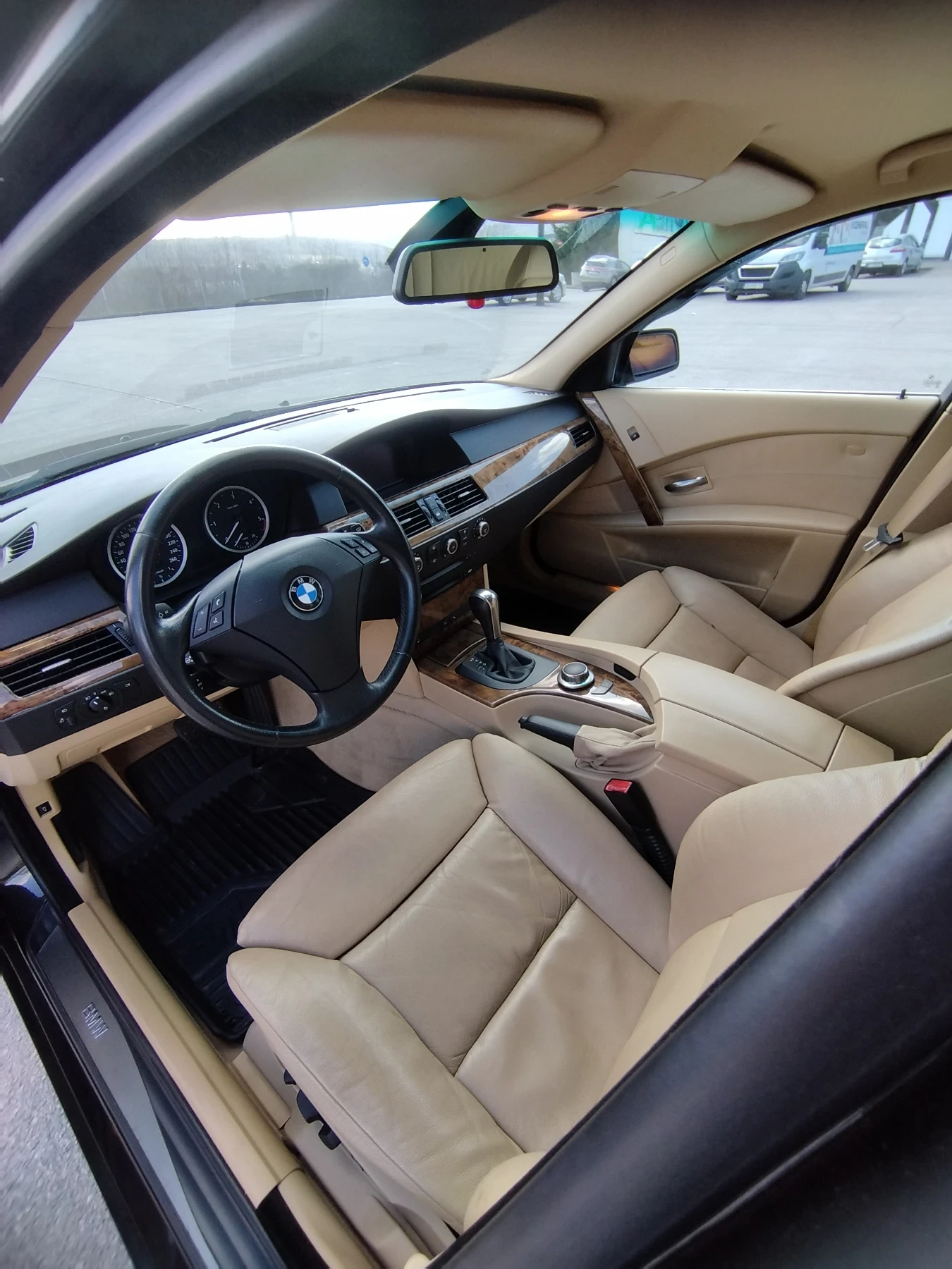 BMW 535 Пълна сервизна история, Обслужена, 3 ключа, Теглич, снимка 10 - Автомобили и джипове - 54806806