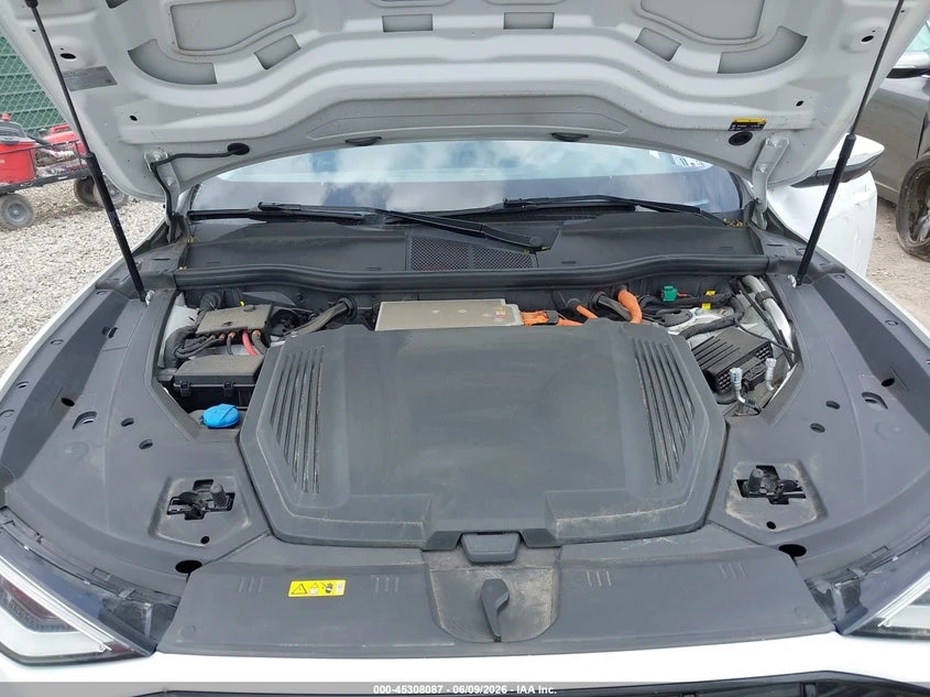 Audi E-Tron Premium Quattro, снимка 10 - Автомобили и джипове - 55004157