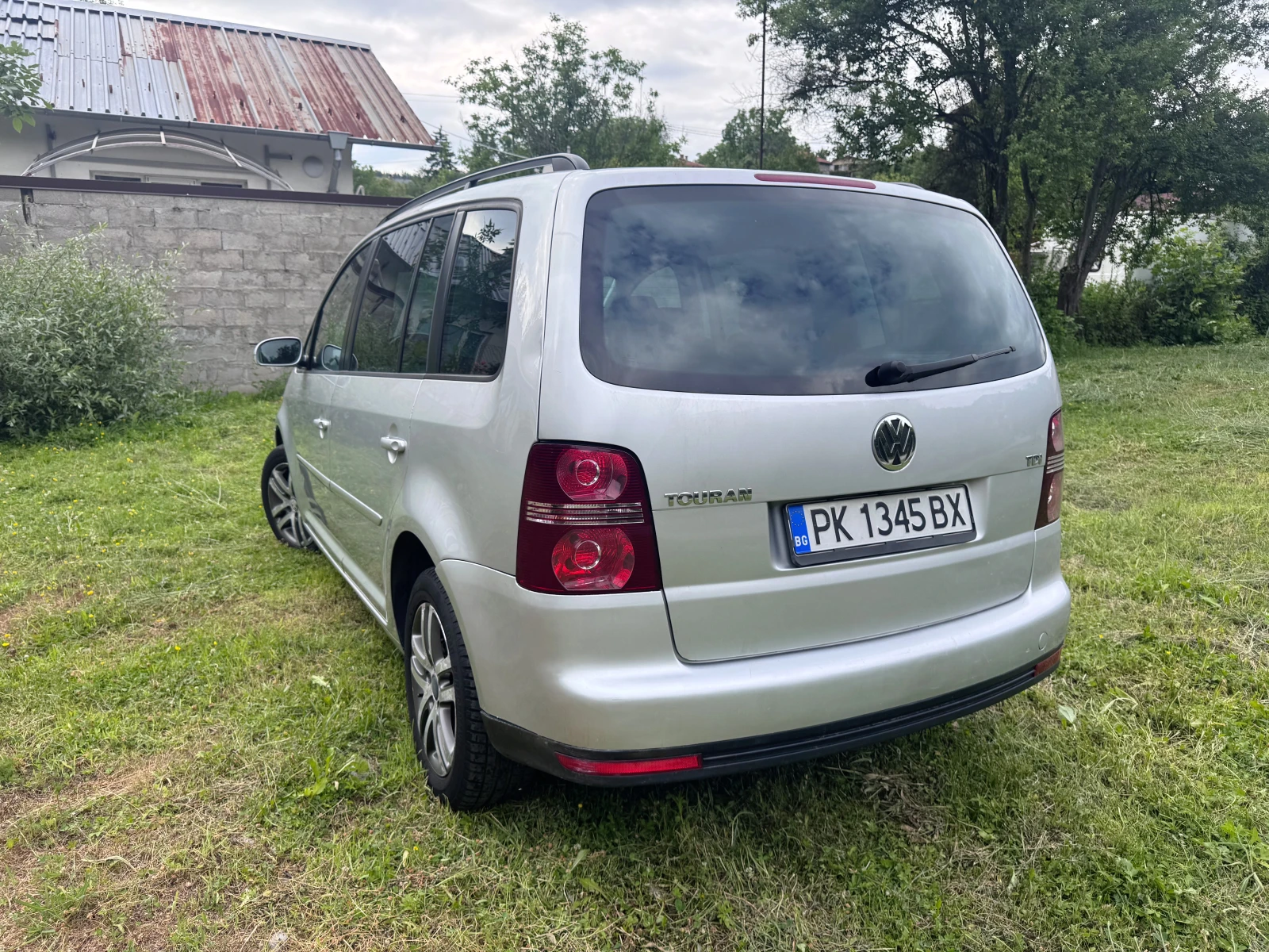 VW Touran 1, 9 TDI, 7 места, снимка 4 - Автомобили и джипове - 55144116
