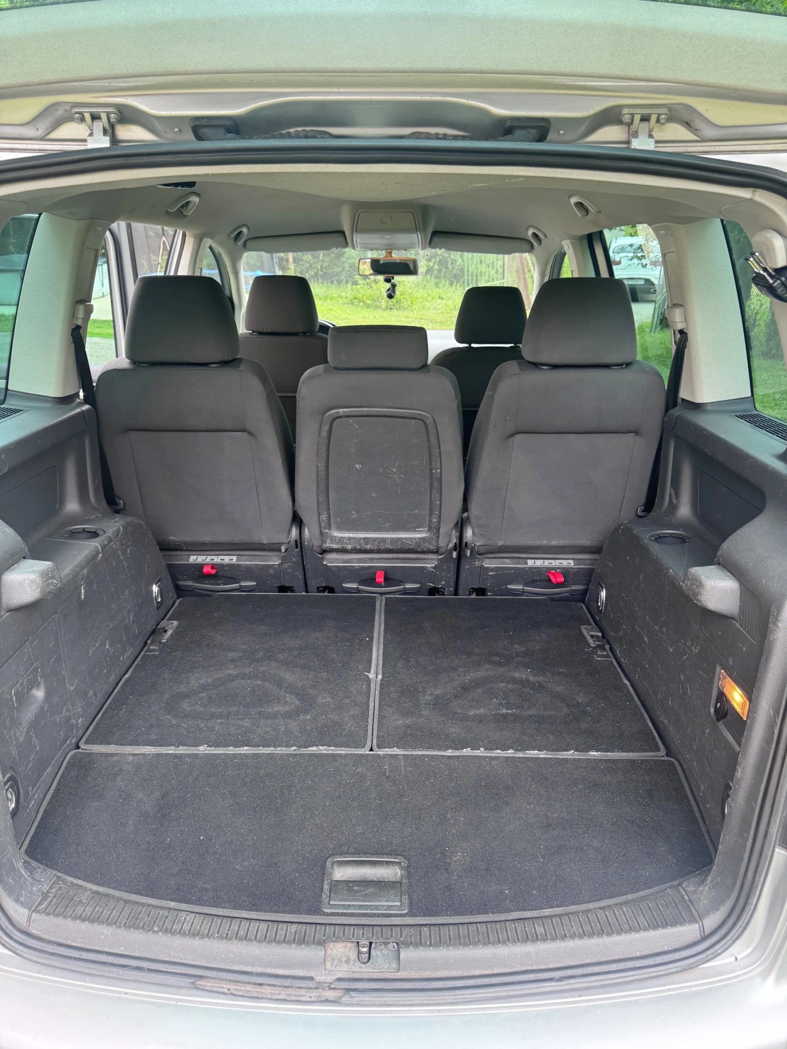 VW Touran 1, 9 TDI, 7 места, снимка 9 - Автомобили и джипове - 55144116