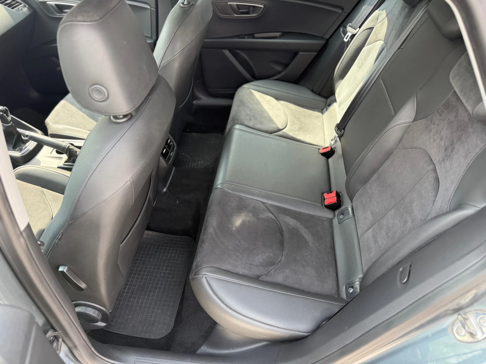 Seat Leon, снимка 14 - Автомобили и джипове - 55651508