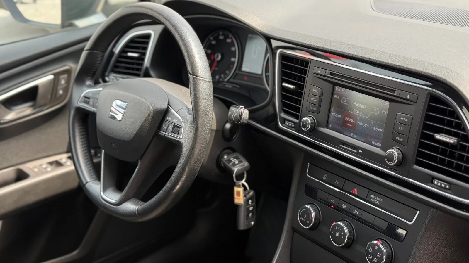 Seat Leon, снимка 10 - Автомобили и джипове - 55651508