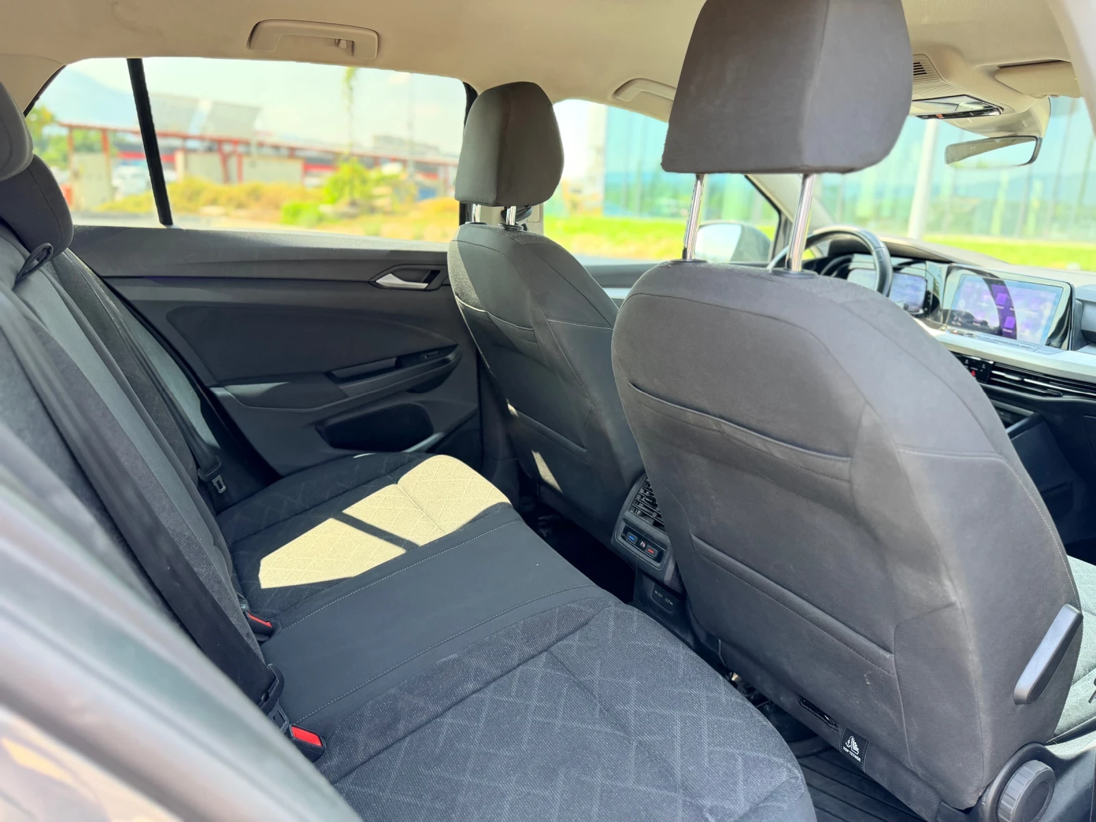 VW Golf 1.5TSI-Лизинг през Уникредит , снимка 12 - Автомобили и джипове - 55750687