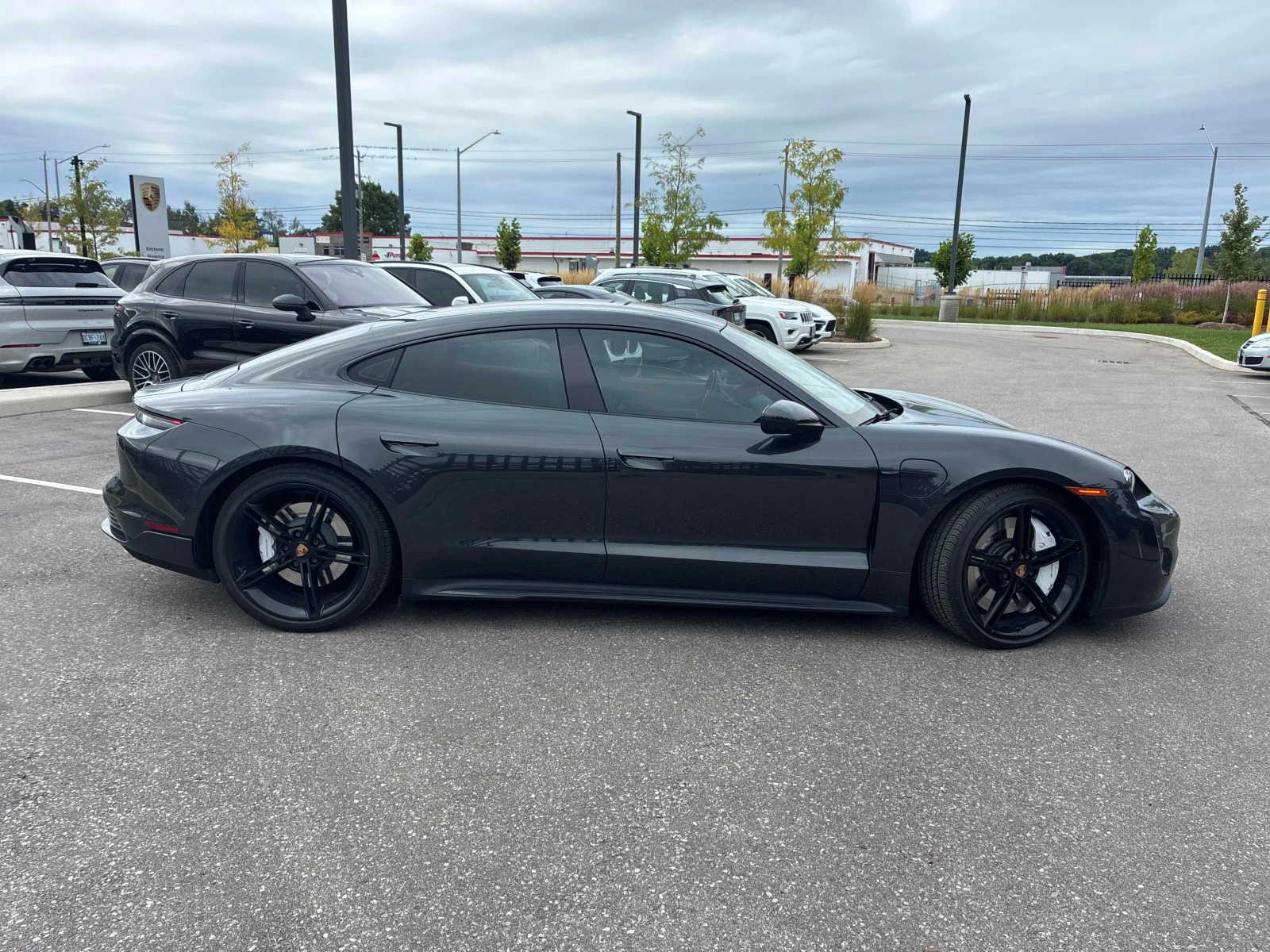 Porsche Taycan 4S | CARFAX | ГЛАВНО ПРЕДСТАВИТЕЛСТВО НА PORSCHE, снимка 4 - Автомобили и джипове - 55960886