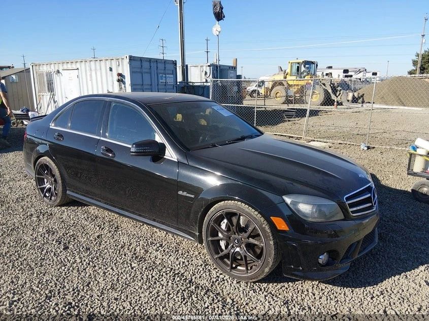 Mercedes-Benz C 63 AMG V8* КОЖА* ПОДГРЕВ* ШИБИДАХ* НАВИ* 