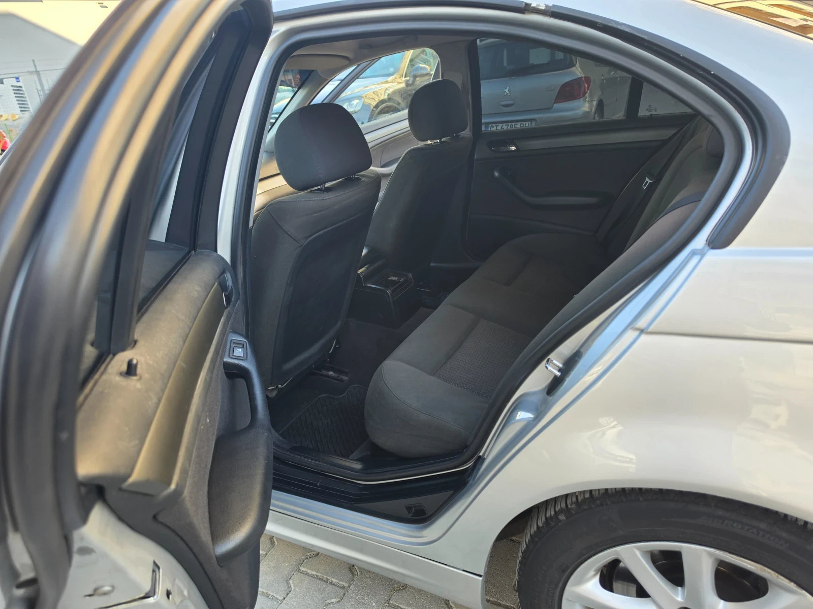 BMW 320 Facelift 2.0D 150hp 6-скорости, снимка 14 - Автомобили и джипове - 56361321