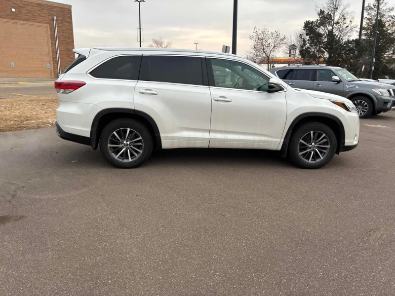Toyota Highlander * XLE * CARFAX * БЕЗ ПЪРВОНАЧАЛНА ВНОСКА, снимка 3 - Автомобили и джипове - 52725528